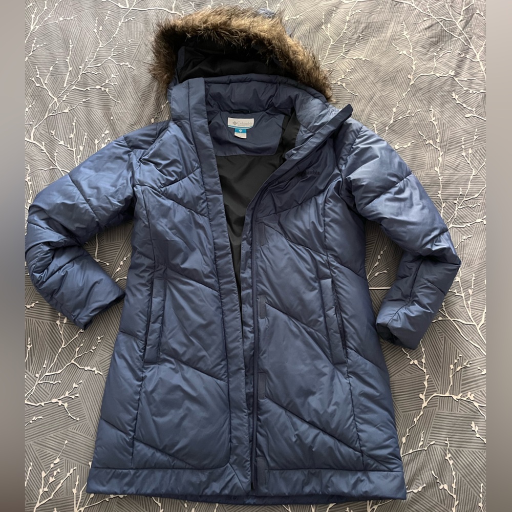 Women’s Columbia Puffer Coat size Medium in Blue
